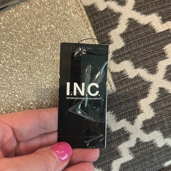 Elegant Gold Clutch Bag - Picture 3 of 4